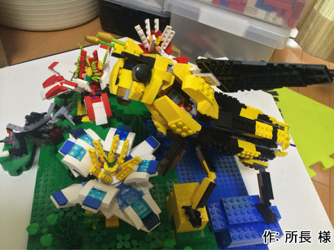 花の蜜を吸いに来た蜂(所長 様)