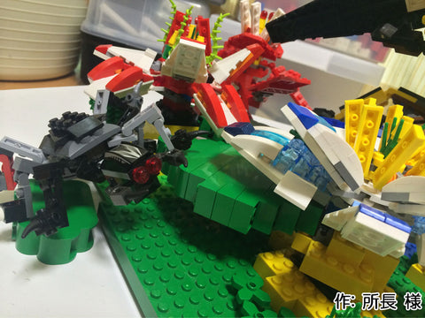 花の蜜を吸いに来た蜂(所長 様)