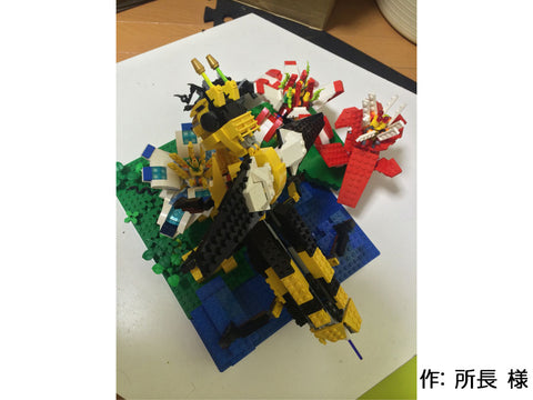 花の蜜を吸いに来た蜂(所長 様)