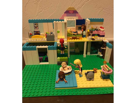 みんながあつまるかわいい学校((ビルダーネームなし) 様)